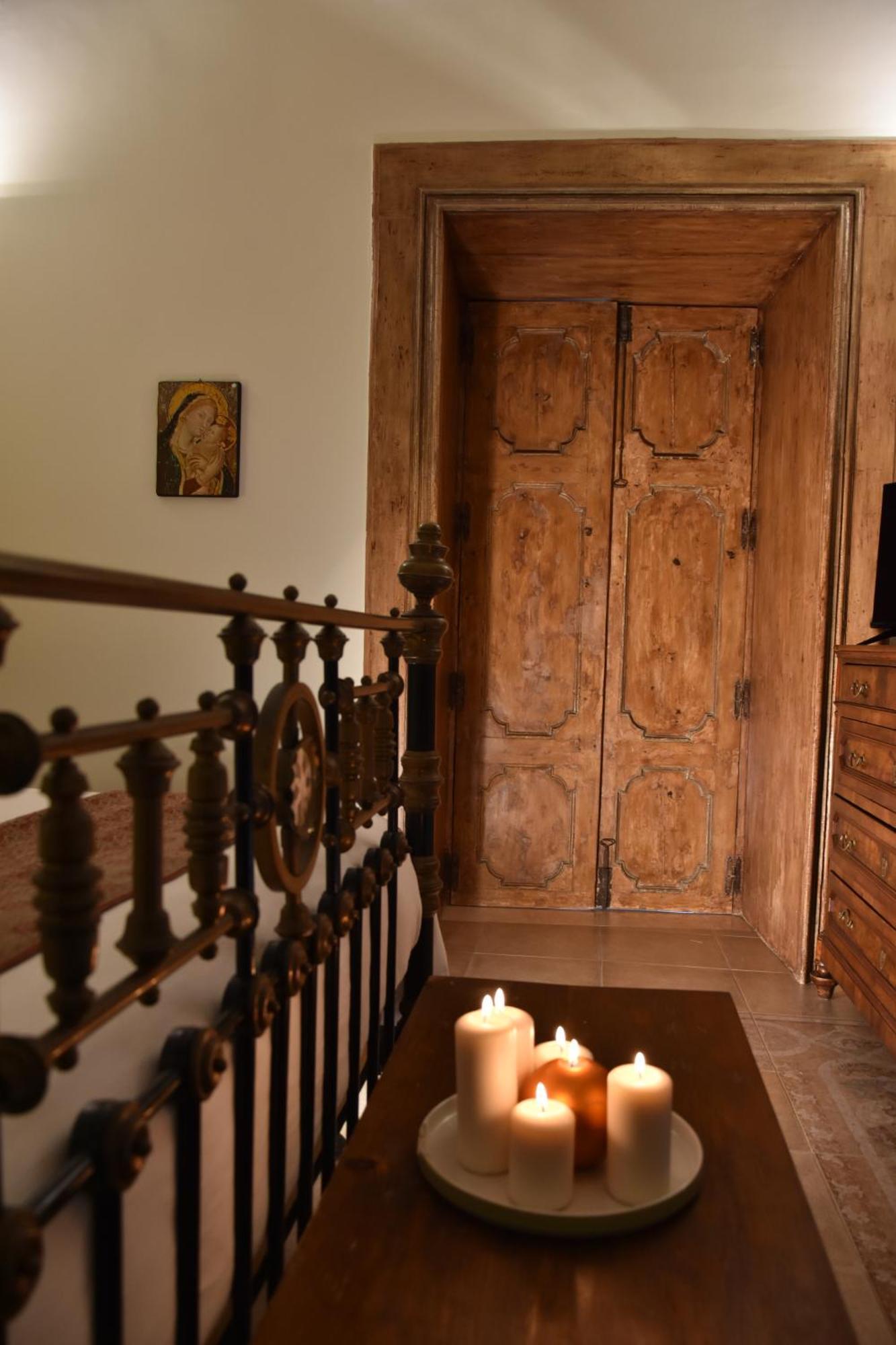 Апартаменты La Regina Historic House Матера Экстерьер фото